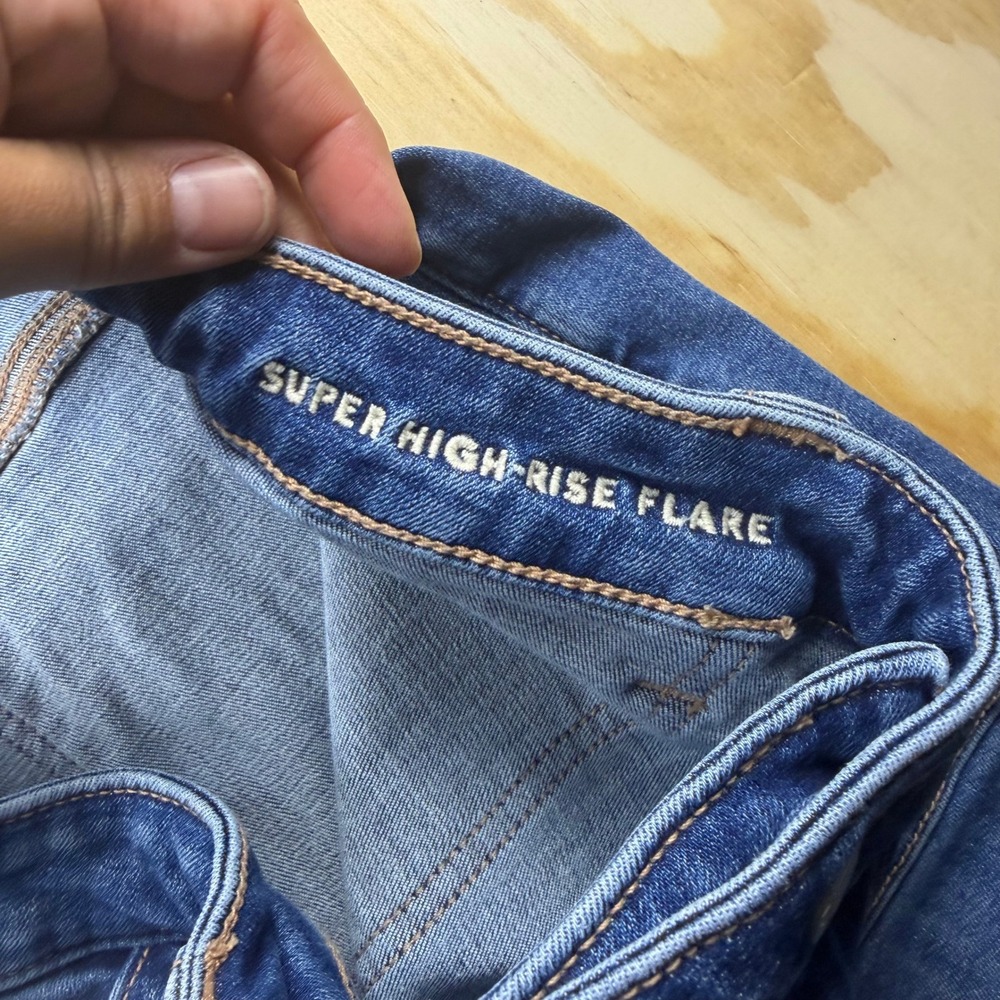 American Eagle Super High-Rise Flare Jeans 16 Long Medium Wash Patch Pockets - Picture 5 of 9